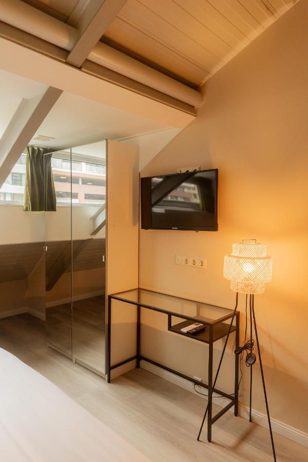 FLOATS by H2OTEL Rotterdam Exterior foto